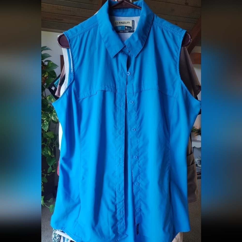 Magellan Outdoors Bright Blue Button-Down Shirt